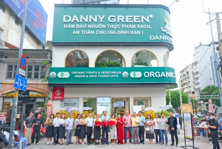 NÁO NHIỆT NGÃ 6 PHÙ ĐỔNG: DANNYGREEN BIOMARKT KHAI TRƯƠNG CỬA HÀNG MỚI TẠI 325 LÝ TỰ TRỌNG, QUẬN 1